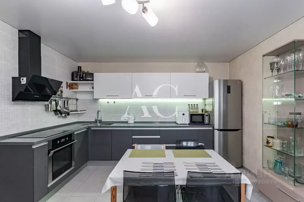 2-к кв. Свердловская область, Екатеринбург ул. Ракетная, 18 (76.8 м) - Фото 1