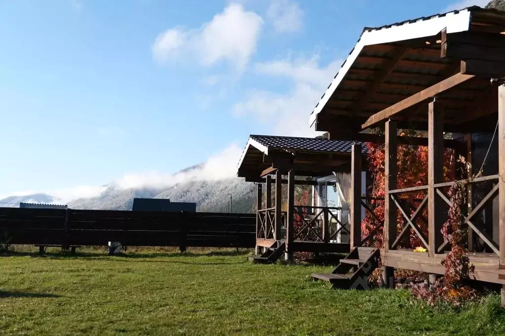 Дом в Алтай, Чемальский район, с. Аюла ул. Горная, 14 (25 м) - Фото 1