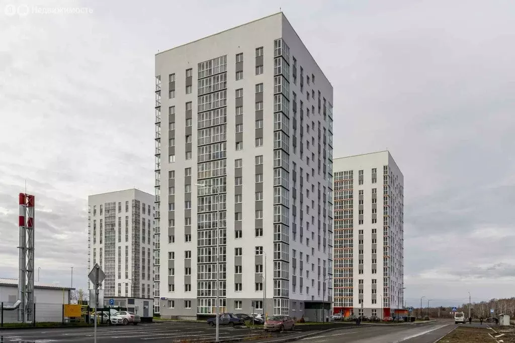 2-комнатная квартира: Тюмень, Интернациональная улица, 199к8 (49.7 м) - Фото 2