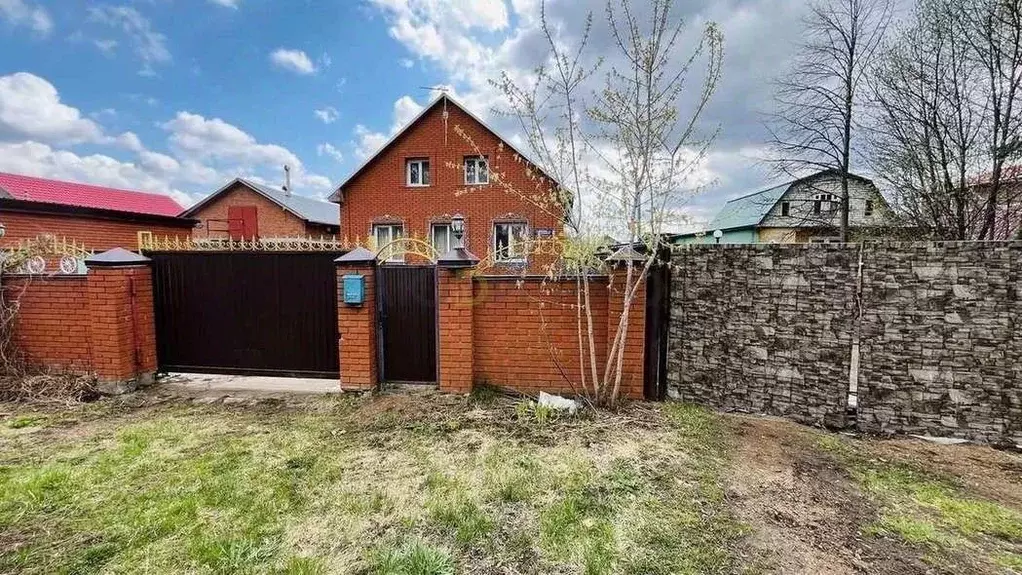 Дом в Башкортостан, Уфимский район, Булгаковский сельсовет, д. ... - Фото 1