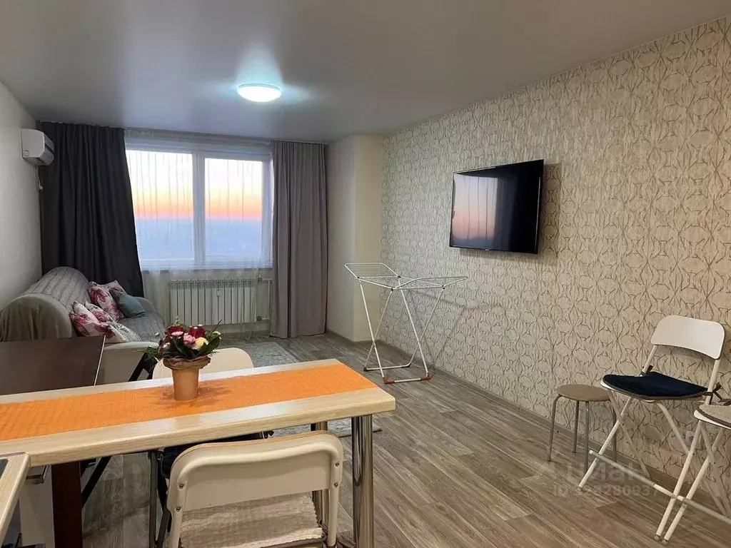 1-к кв. Алтайский край, Барнаул ул. Никитина, 107 (53.7 м) - Фото 2