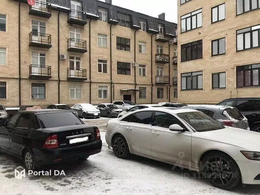 2-к кв. Кабардино-Балкария, Нальчик ул. Толстого, 180Б (67.0 м) - Фото 1