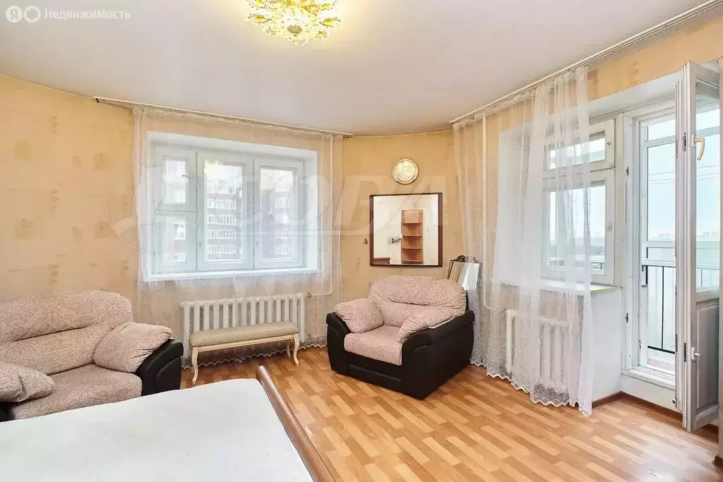 1-комнатная квартира: Тюмень, улица Грибоедова, 15к2 (66 м) - Фото 1