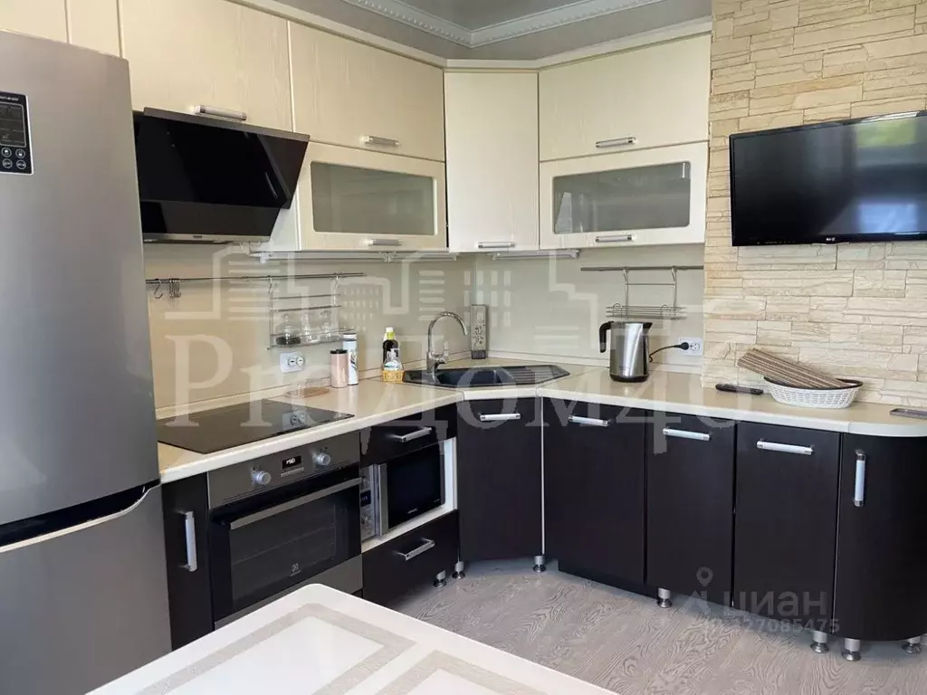 2-к кв. Курская область, Курск просп. Вячеслава Клыкова, 54 (61.0 м) - Фото 1