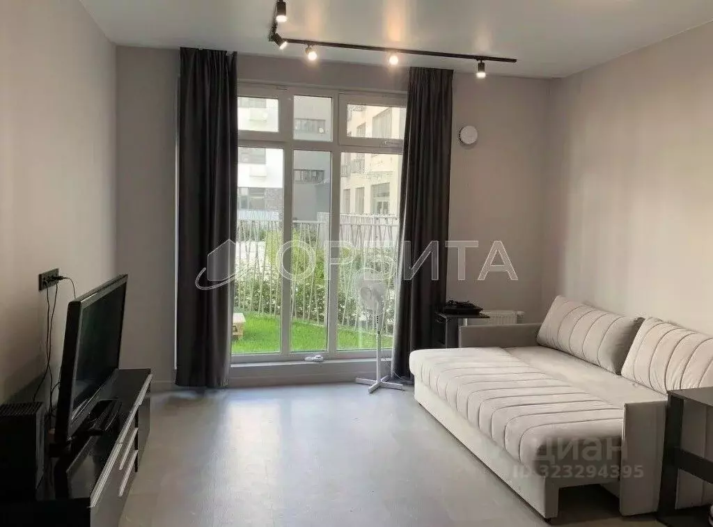 2-к кв. Тюменская область, Тюмень ул. Василия Шамова, 6 (63.3 м) - Фото 1