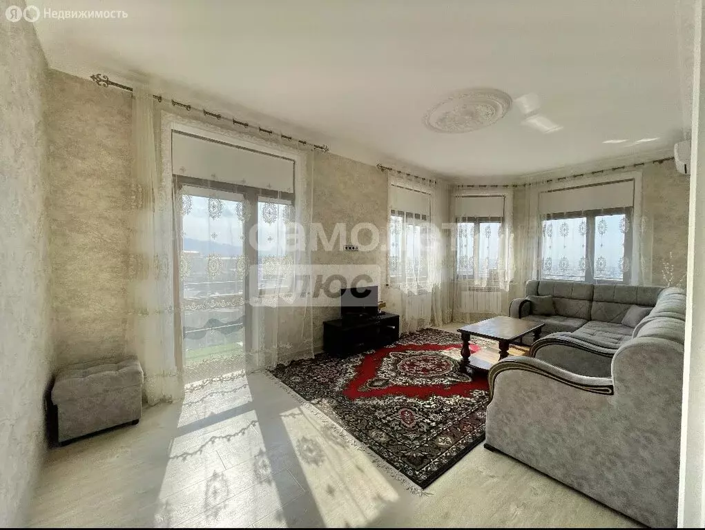 2-комнатная квартира: Махачкала, улица Гаджи Алибегова, 90 (75 м) - Фото 2