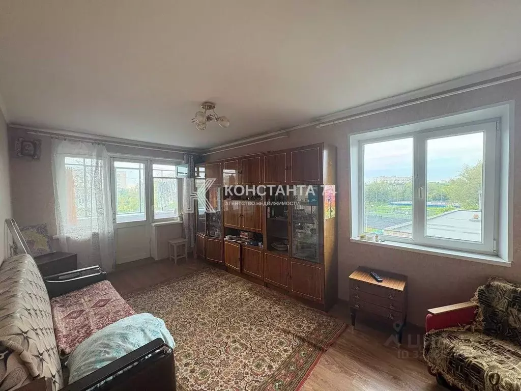 3-к кв. Челябинская область, Челябинск ул. Барбюса, 144В (61.4 м) - Фото 1