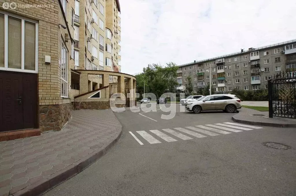 3-комнатная квартира: Омск, Волочаевская улица, 15к1 (138.4 м) - Фото 1