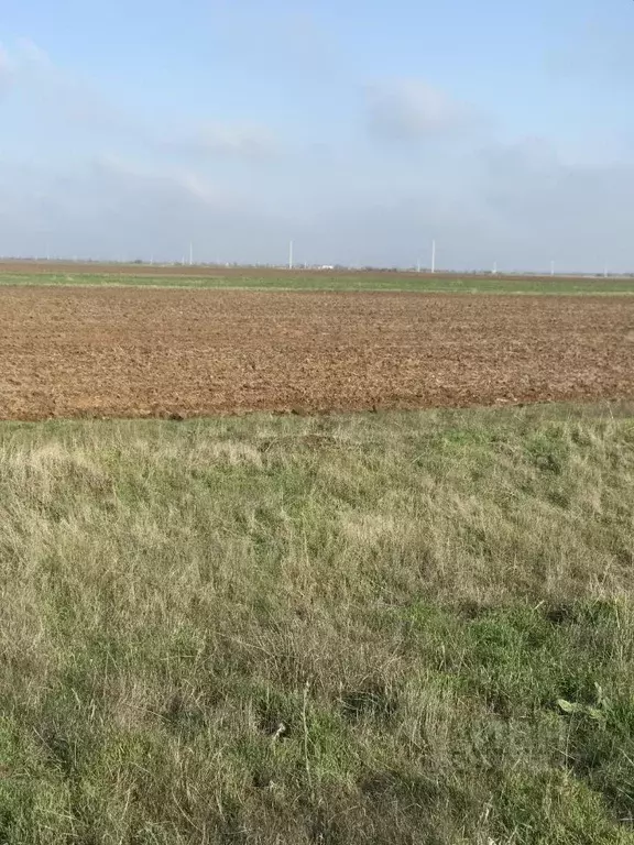 Участок в Крым, Сакский район, Уютненское с/пос  (6.6 сот.) - Фото 1