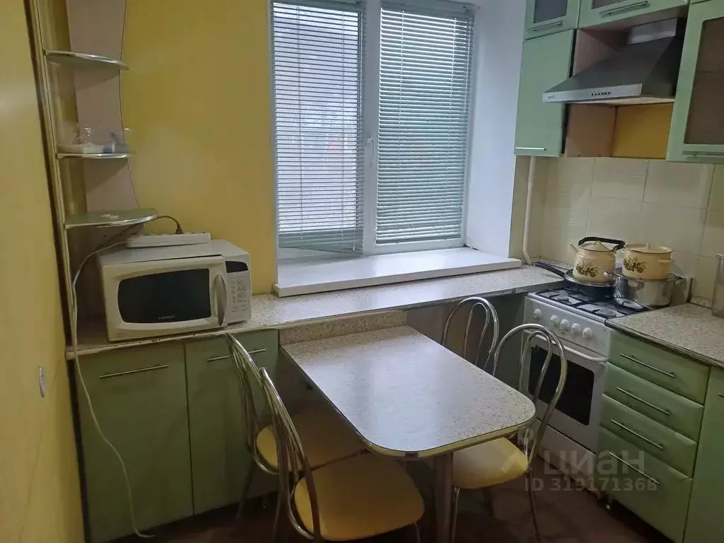 3-к кв. Вологодская область, Шексна рп, Шексна Северная мкр ул. ... - Фото 0