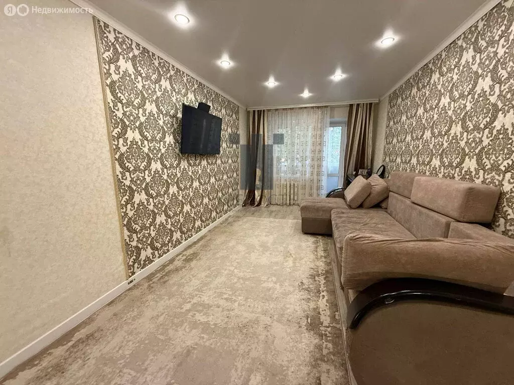 3-комнатная квартира: Мелеуз, Южная улица, 2 (69 м) - Фото 1