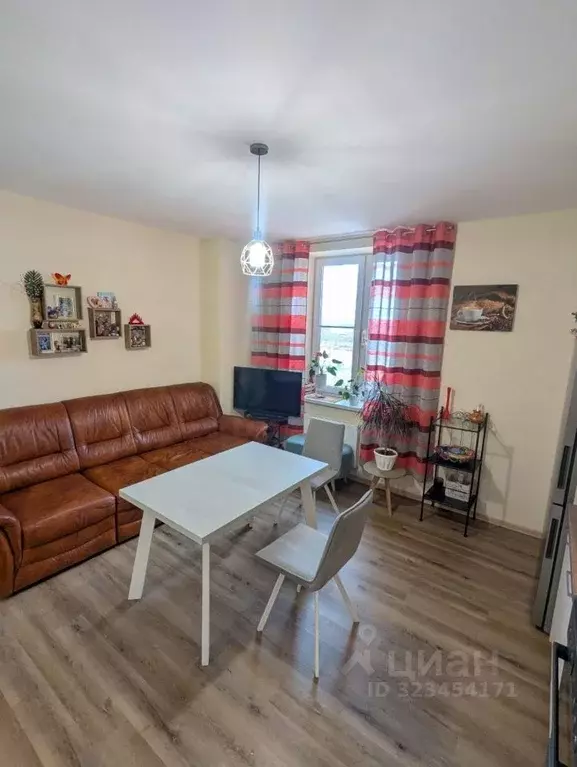 2-к кв. Свердловская область, Екатеринбург ул. Азина, 22/7 (57.0 м) - Фото 2