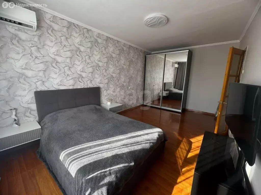 3-комнатная квартира: Симферополь, проспект Победы, 54 (72 м) - Фото 0
