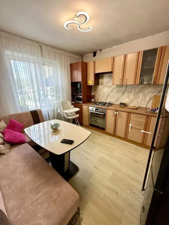 3-к кв. Омская область, Омск просп. Королева, 4 (68.3 м) - Фото 1