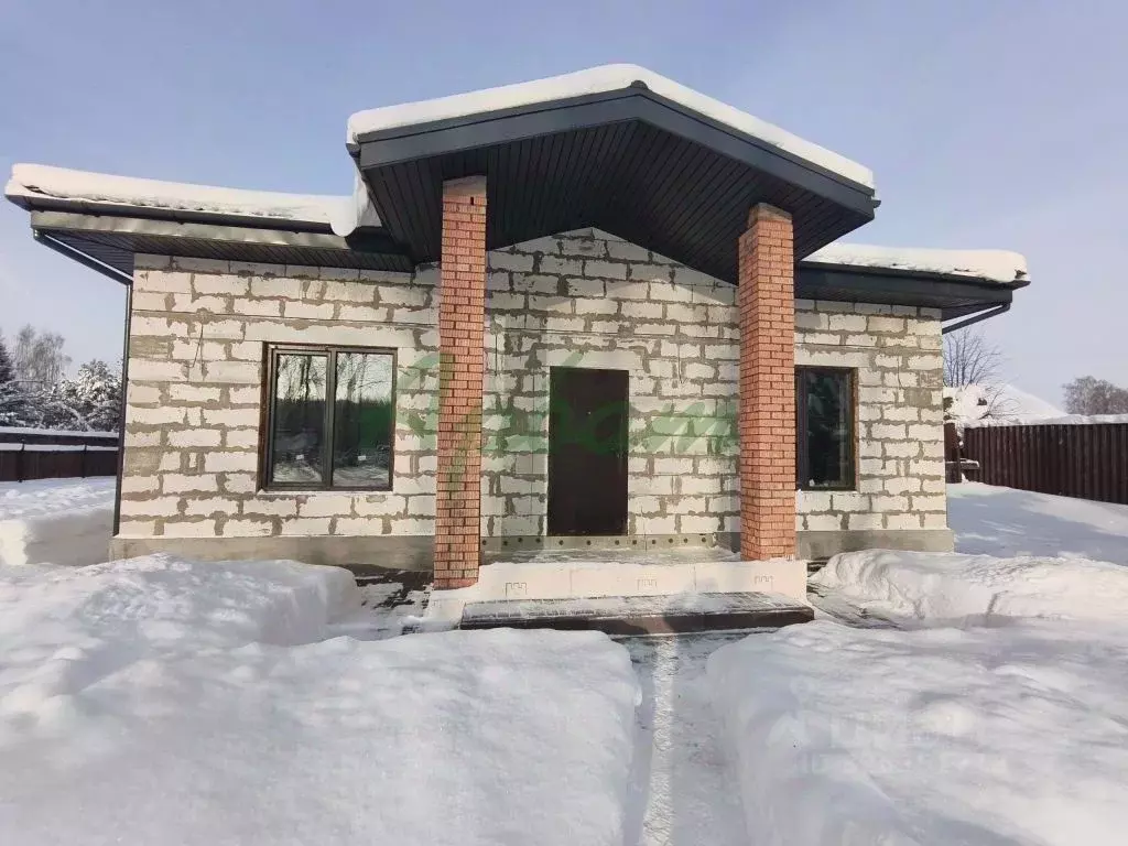 Дом в Тверская область, Конаковский муниципальный округ, д. Шуклово  ... - Фото 1