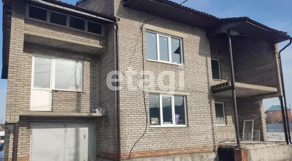 Дом в Красноярский край, Красноярск Сенная ул., 15 (205 м) - Фото 1