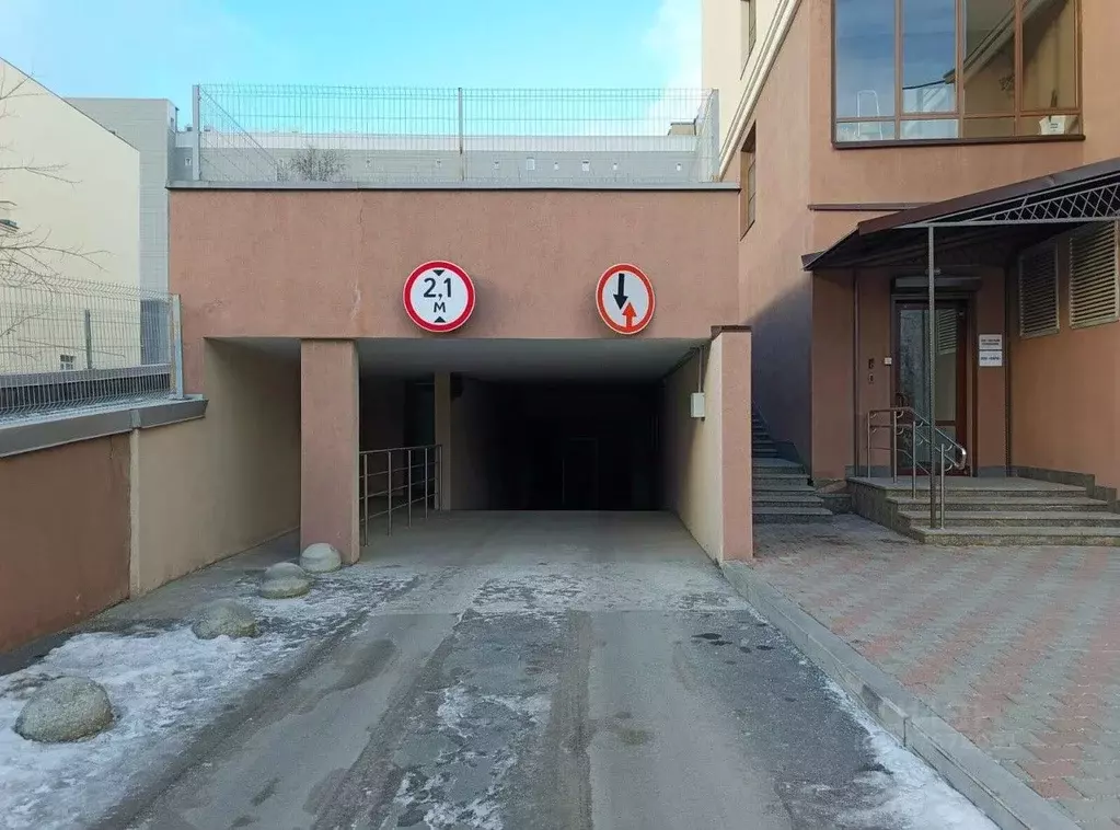 Гараж в Свердловская область, Екатеринбург ул. Азина, 57 (15 м) - Фото 1