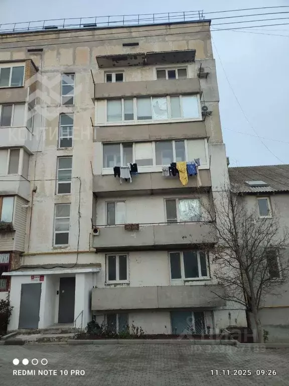 1-к кв. Крым, Черноморское пгт ул. Кооперативная, 4А (36.1 м) - Фото 1