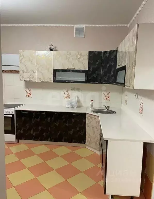 3-к кв. Оренбургская область, Оренбург Салмышская ул., 11/1 (106.6 м) - Фото 1