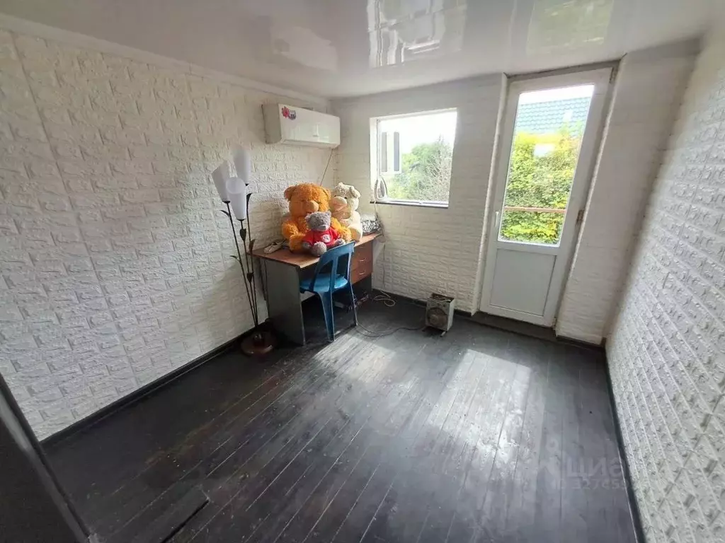 Дом в Краснодарский край, Ейск Ромашковая ул. (170 м) - Фото 1