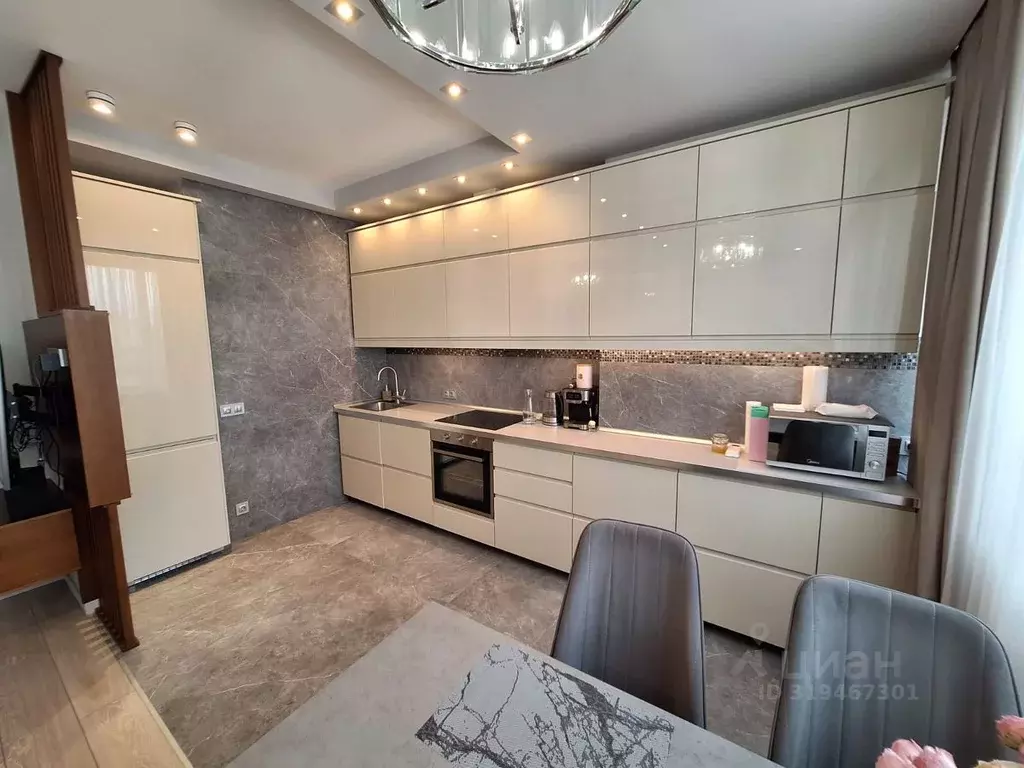 2-к кв. Москва ул. Викторенко, 11 (75.0 м) - Фото 0