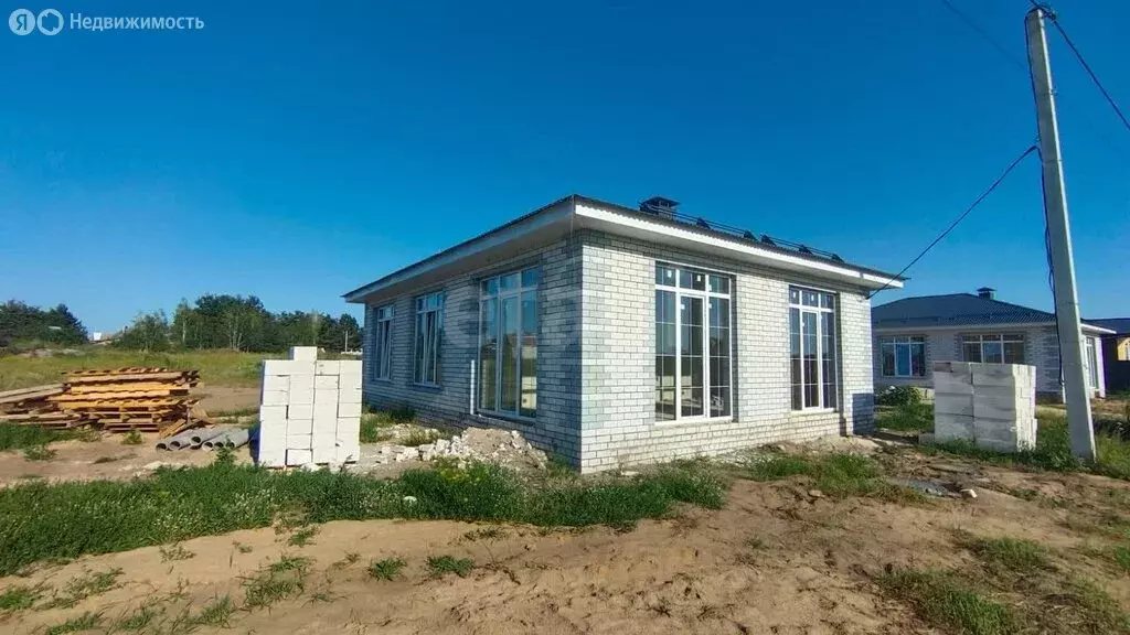Дом в Новая Усмань, Камышинская улица, 1 (100 м) - Фото 0