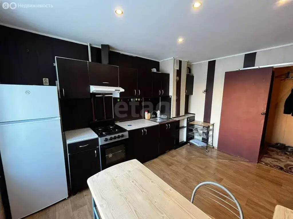 3-комнатная квартира: Омск, улица Лукашевича, 6 (64 м) - Фото 1