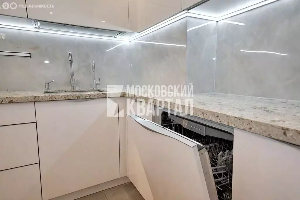 3-комнатная квартира: Москва, бульвар Генерала Карбышева, 18 (98.9 м) - Фото 2