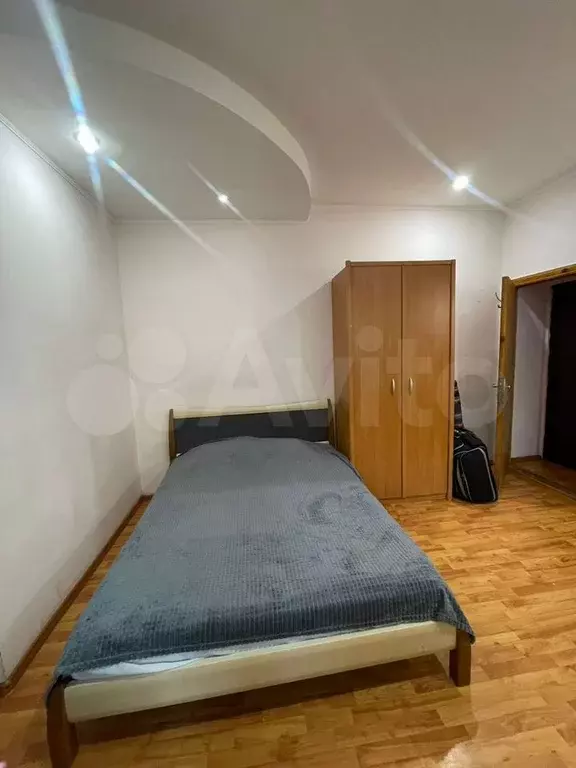 Комната 30 м в 1-к., 1/2 эт. - Фото 0