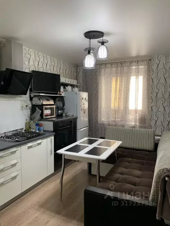 1-к кв. Саратовская область, Саратов Осенняя ул., 8 (43.0 м) - Фото 0