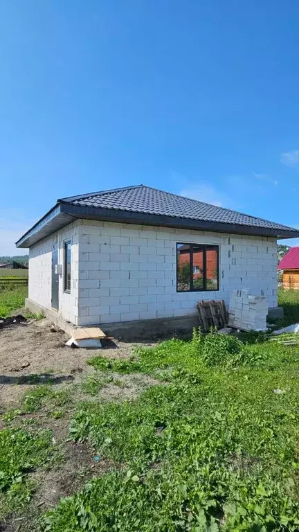Дом в Алтай, Майминский район, с. Подгорное ул. Заречная (80 м) - Фото 1