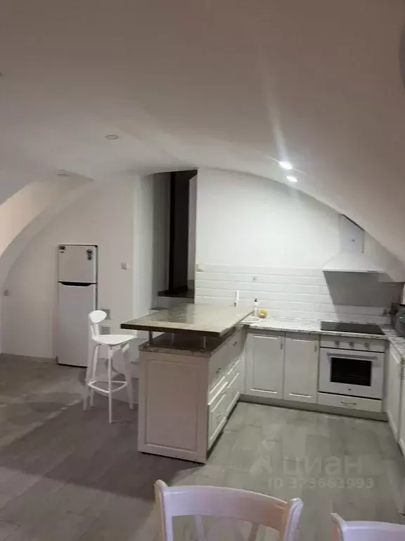 3-к кв. Астраханская область, Астрахань Тихий пер., 1 (90.0 м) - Фото 1