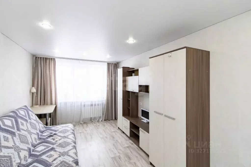 3-к кв. Тюменская область, Тюмень ул. Воровского, 33 (68.4 м) - Фото 1