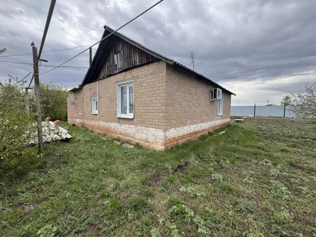 Дом в Оренбургская область, Оренбургский район, с. Бродецкое  (66 м) - Фото 1