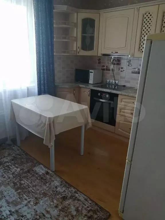 1-к. квартира, 42 м, 4/10 эт. - Фото 1