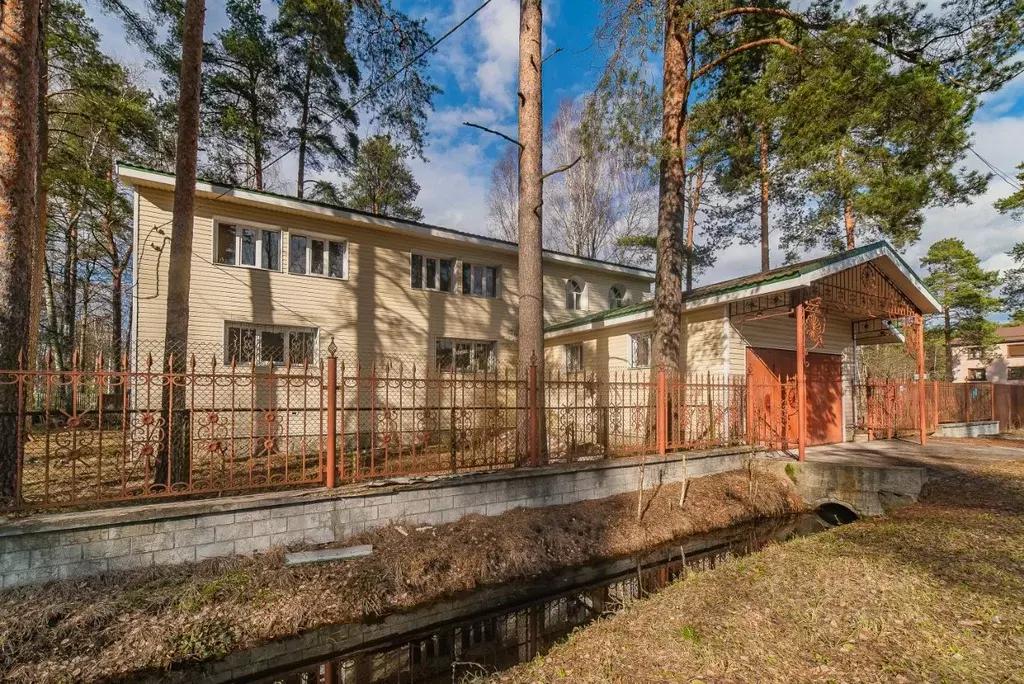 Коттедж в Ленинградская область, Гатчинский район, Вырица городской ... - Фото 1