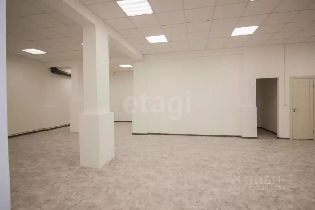 Помещение свободного назначения в Калужская область, Калуга ул. ... - Фото 1