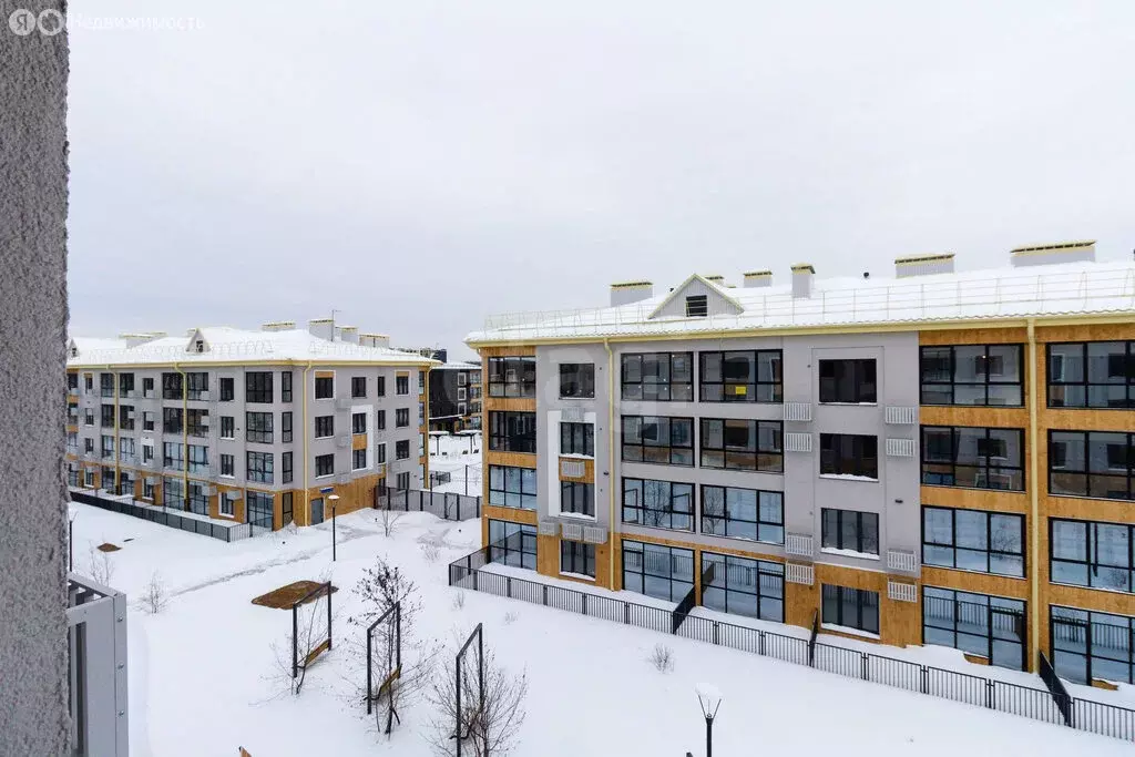 2-комнатная квартира: Тюмень, улица Игоря Комиссарова, 6 (64.8 м) - Фото 1