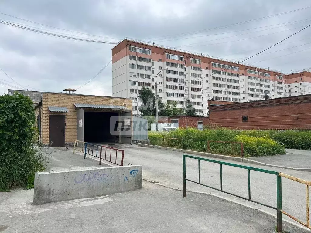 Гараж в Свердловская область, Екатеринбург ул. Бакинских Комиссаров, ... - Фото 1