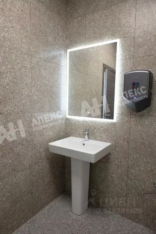 Помещение свободного назначения в Москва ул. Орджоникидзе, 11С40 (372 ... - Фото 1