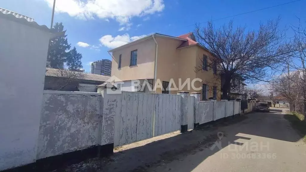 Дом в Белгородская область, Белгород ул. Апанасенко (120 м) - Фото 1