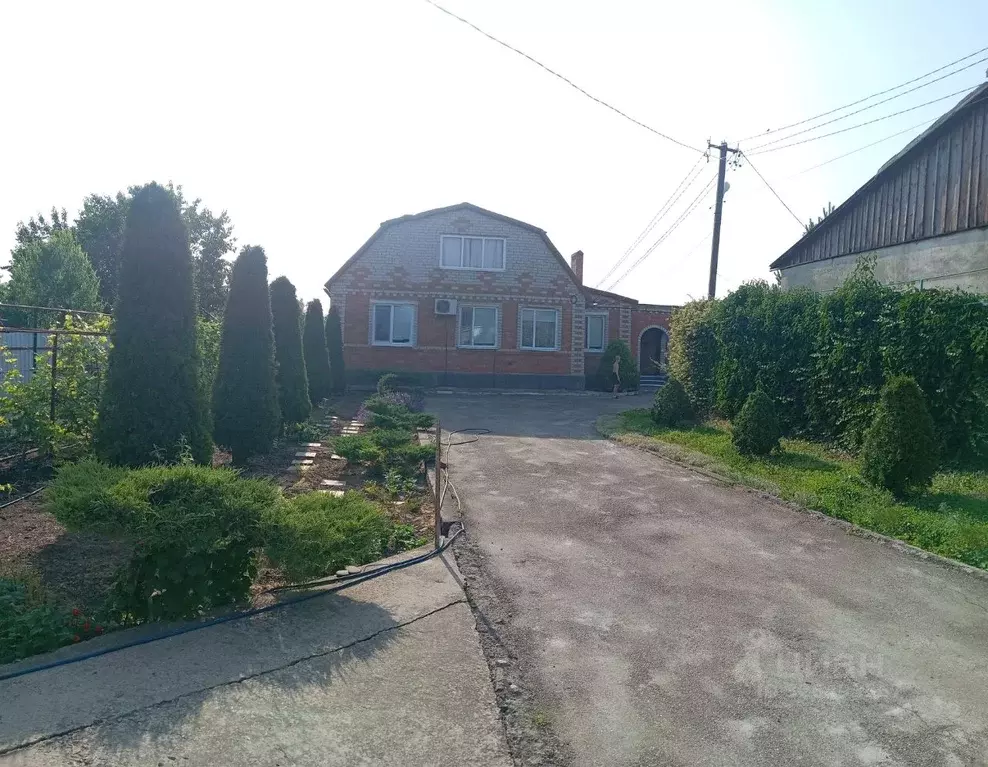 Дом в Краснодарский край, Ейский район, Александровское с/пос, с. ... - Фото 1