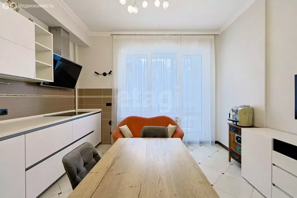 2-комнатная квартира: Калининград, улица Дмитрия Донского, 20 (82.7 м) - Фото 1