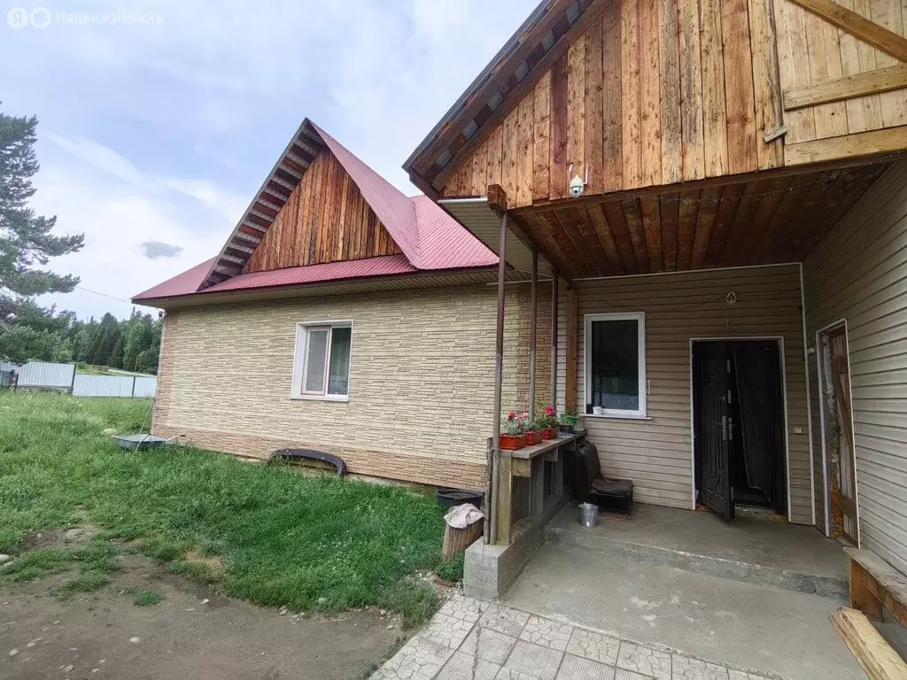 Дом в село Турочак, улица И.И. Казанцева (120 м) - Фото 1