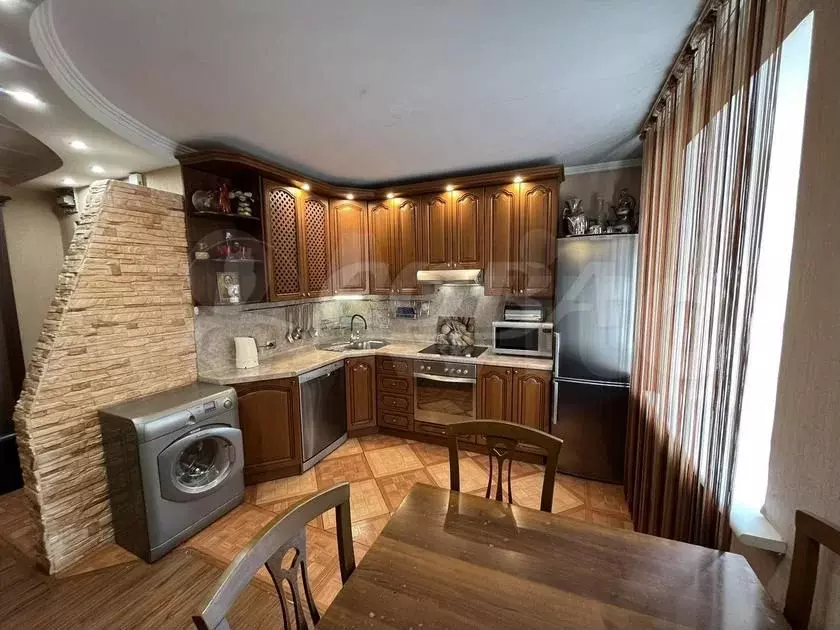 3-к. квартира, 73 м, 2/9 эт. - Фото 0