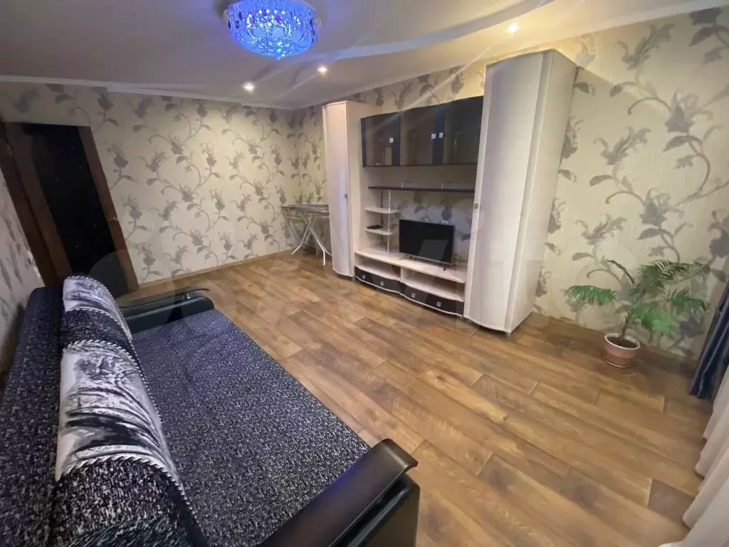 1-к. квартира, 37 м, 1/9 эт. - Фото 1
