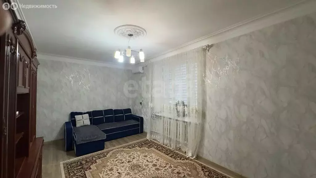 3-комнатная квартира: Махачкала, улица Сурхаева, 5 (68 м) - Фото 2