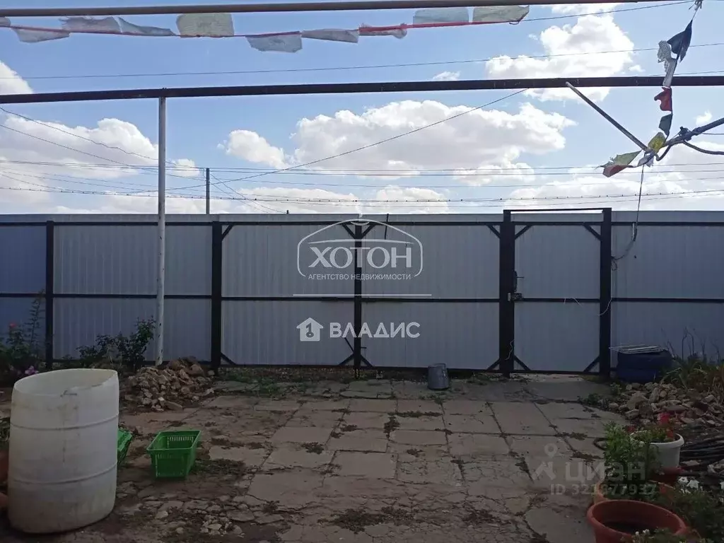 Дом в Калмыкия, Целинный район, с. Троицкое ул. Братьев Алехиных (80 ... - Фото 2