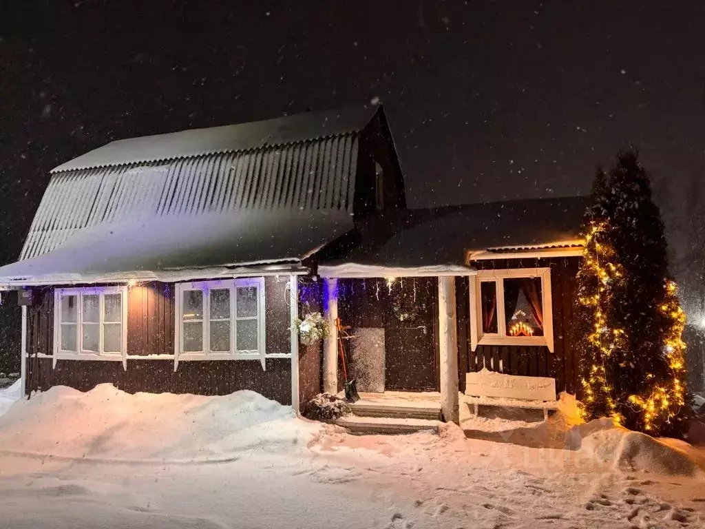 Дом в Карелия, Лахденпохский муниципальный округ, пос. Сорола ул. ... - Фото 1