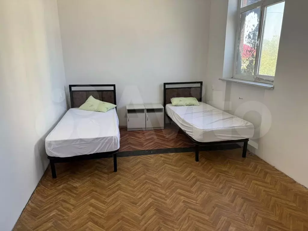 комната 20 м в 9-к, 2/2 эт. - Фото 0